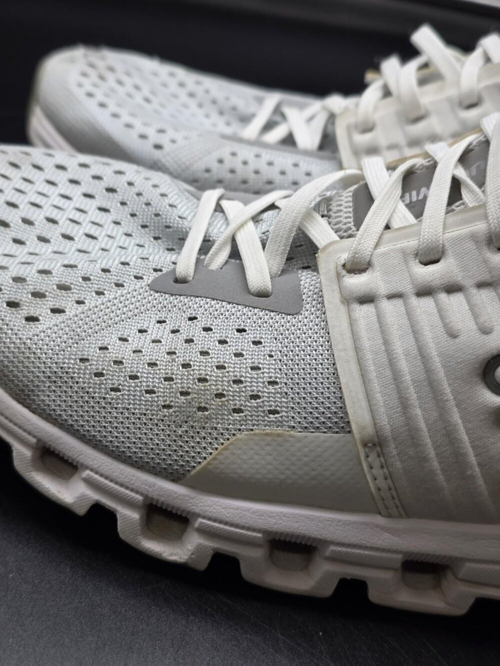 On Cloudswift Shoes Womens Size 9 White Mesh CloudTec Running Sneakers Damaged - Picture 7 of 13